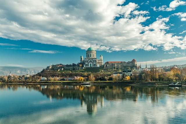 Esztergom, ciudad que se visita con la excursión Recodo del Danubio