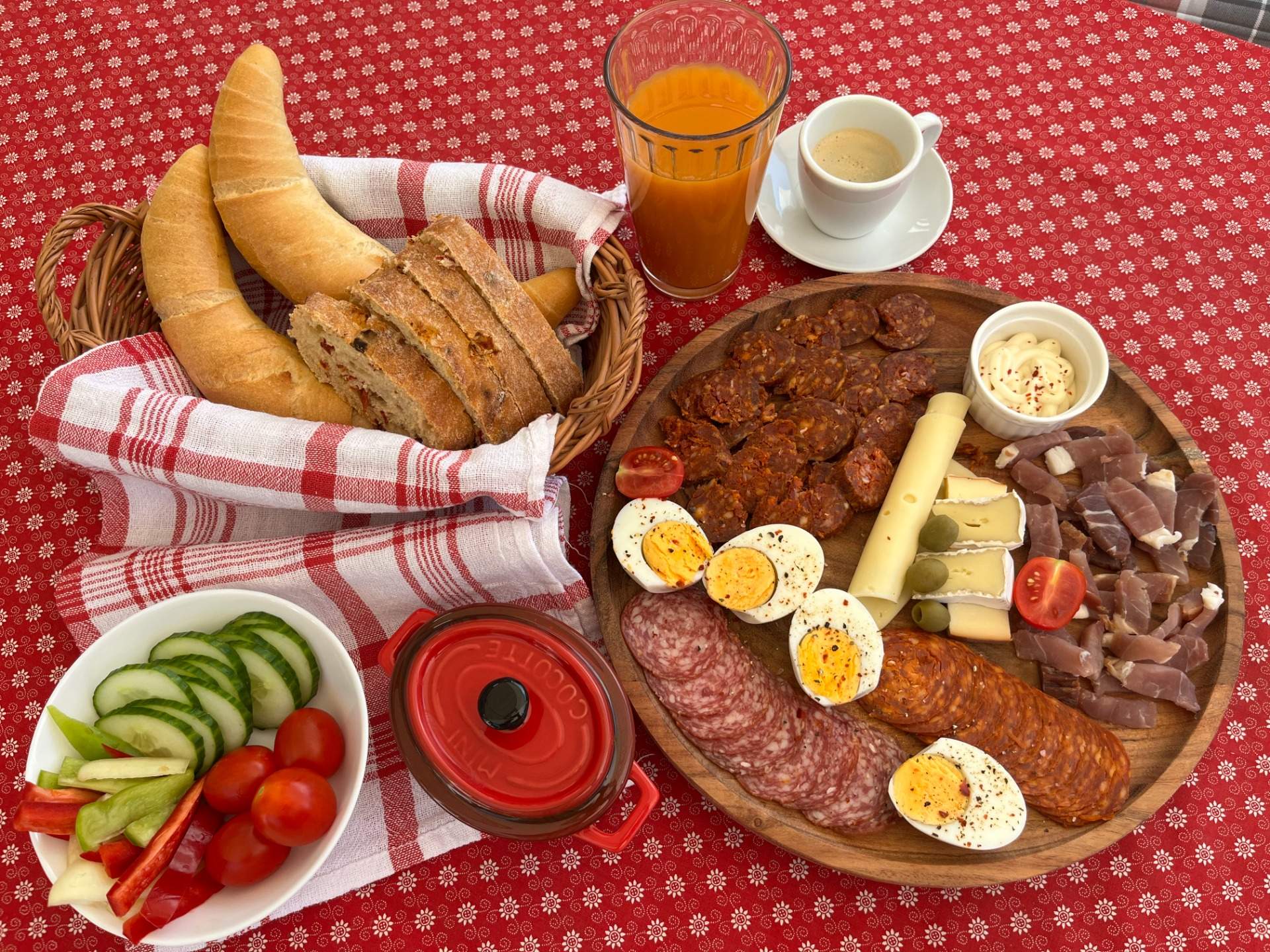 Desayuno húngaro - plato frío